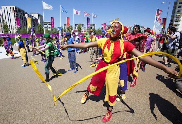 PERFORMERS WELCOME BRAZILIAN OLYMPIC ATHLETES IN LONDON