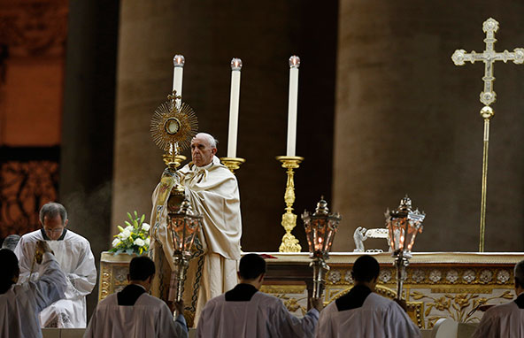 Pope Francis leads Benediction during a vigil to pray for peace in Syria in St. Peter's Square at the Vatican Sept. 7. (CNS photo/Paul Haring)