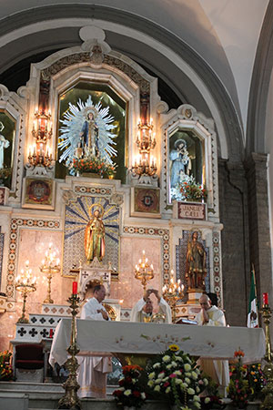 Mass at San Hipólito Church.