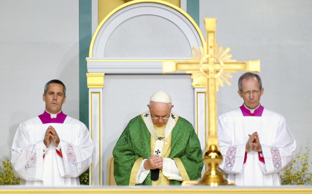 Pope Francis prays the Kyrie at the start of Mass for the close of the World Meeting of Families in Philadelphia Sept. 27. (CNS photo/Teak Phillips, St. Louis Review)